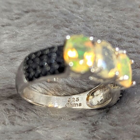 NWOT - Oval Ethiopian Opals w/ Black Spinel Rounds Rhodium Sterling Silver Ring - Picture 9 of 15